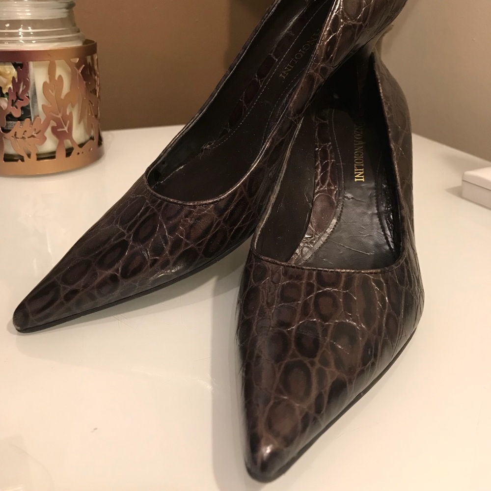 Brown Snakeskin Pumps - Size 7